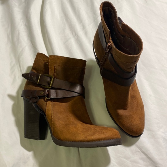 Girls ankle style boots size 7 - Picture 1 of 8